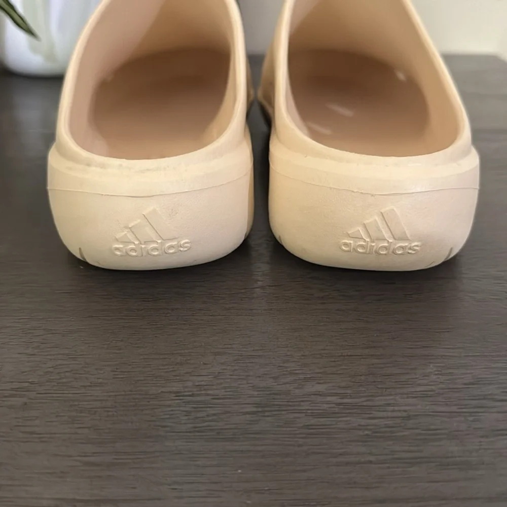 Adidas Adicane Clog Sand Beige Slides /Sandals Men Size 8